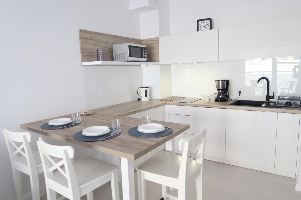 Bialy Apartament Apartment *